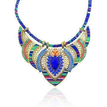 Collier plastron en perle bleu