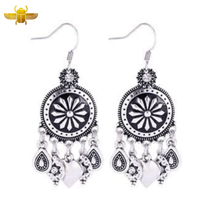 Boucle d’Oreille Égyptienne  Œuvre d’Harsaphes